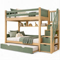 Estrutura tripla com cama deslizante, escada lateral e arrumação em Verde-sálvia e Pinho Natural, para colchões 90 x 200 cm